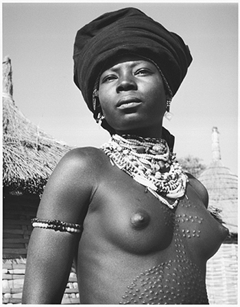 Hector Acebes: Portraits in Africa, 1948–1953 sample 14