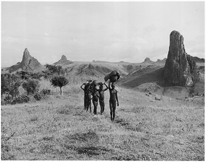 Hector Acebes: Portraits in Africa, 1948–1953 sample 22