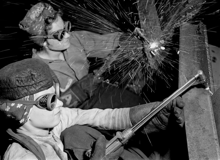 Margaret Bourke‑White: The Early Work, 1922–1939 sample 16