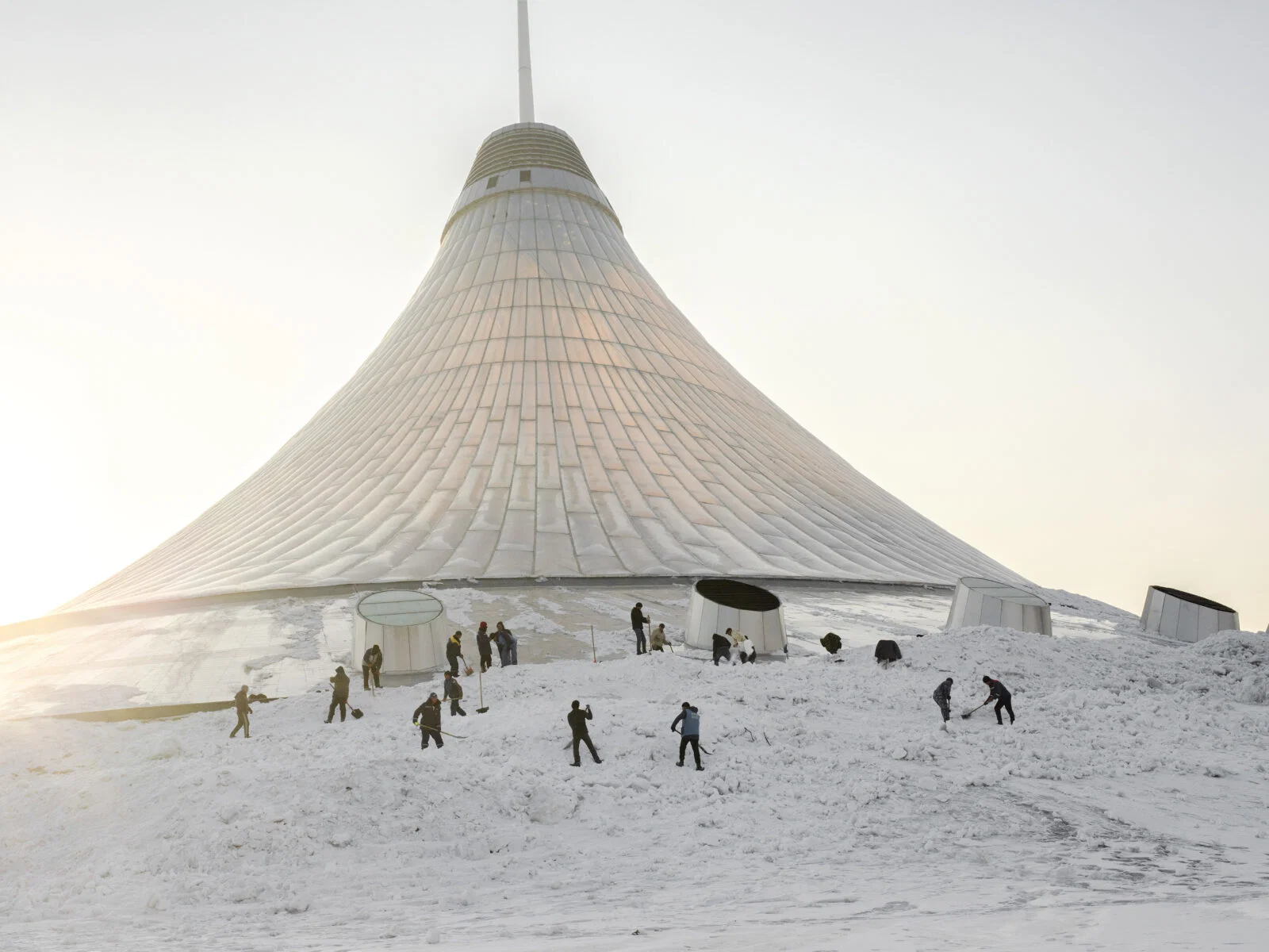 Khan-Shatyr-building-Astana-Kazakhstan-2017-1600x1200