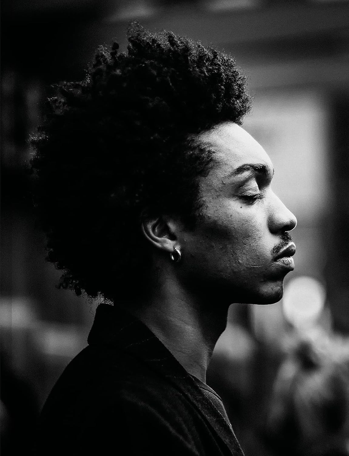 In Plain Sight: Candid Urban Encounters｜显而易见：城市偶遇