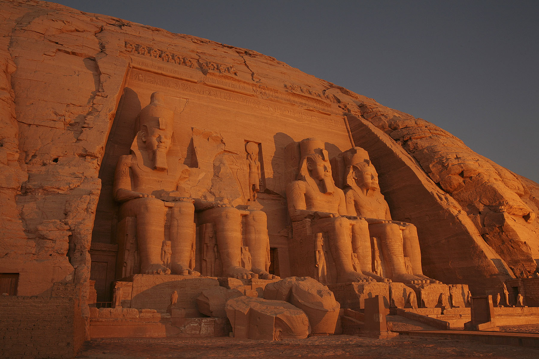 Abu-Simbel.104