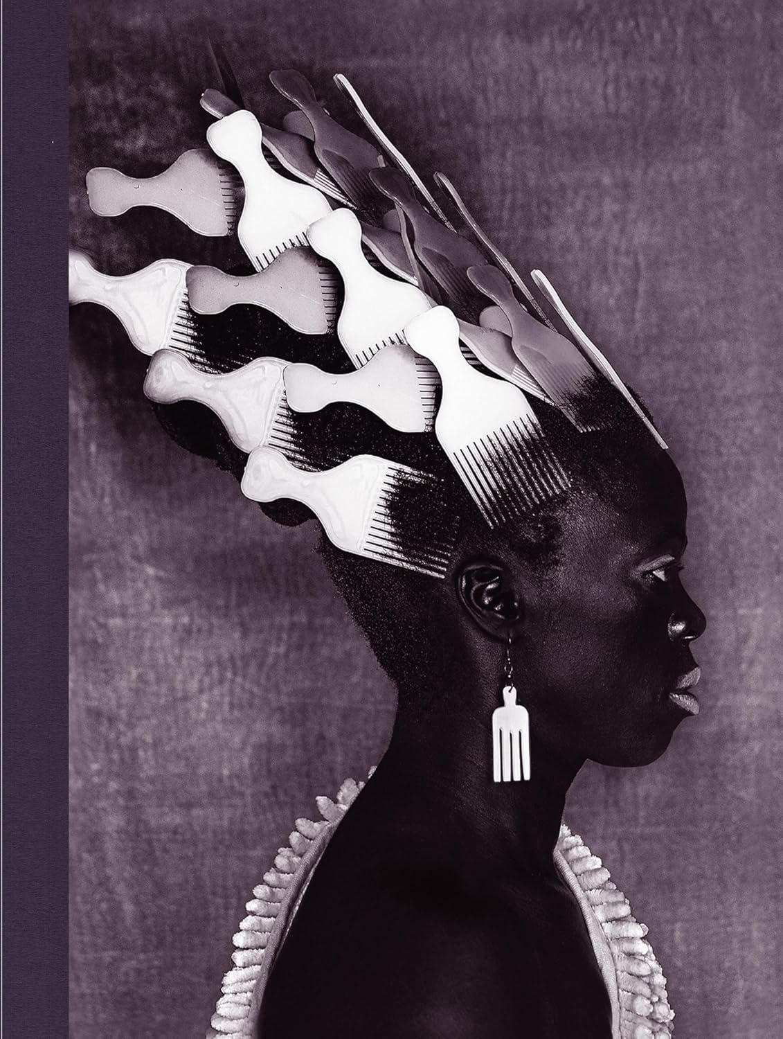 Zanele Muholi: Somnyama Ngonyama, Hail the Dark Lioness, Volume II｜致敬黑狮子：第二卷