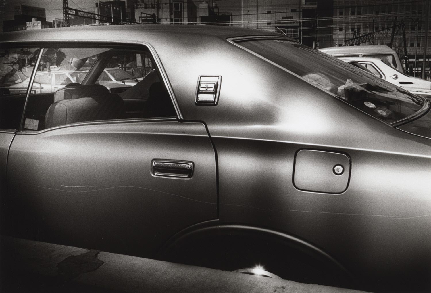 moriyama-Untitled-from-the-series-Memory-of-Dog-WEB